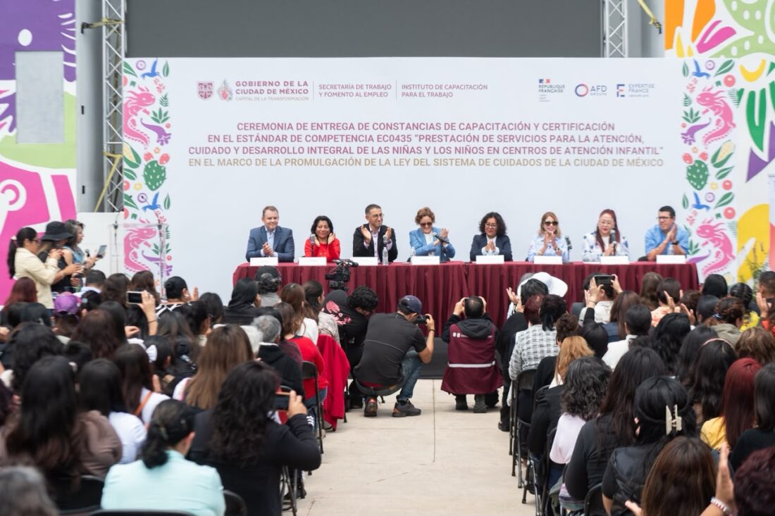 Certifican competencias de personas dedicadas al cuidado y desarrollo infantil en CDMX