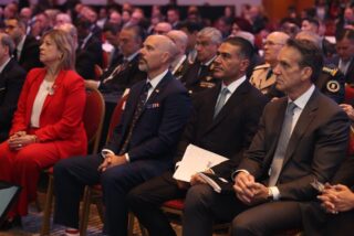 Omar García Harfuch y autoridades internacionales asisten a una conferencia de seguridad.