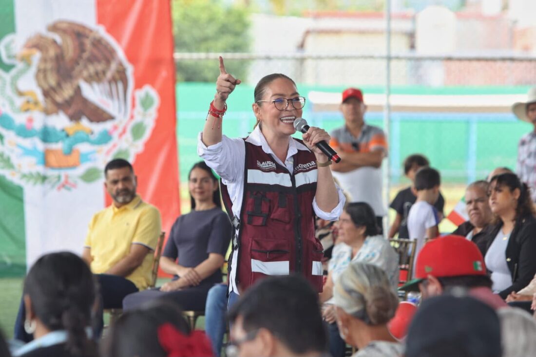 Vero Díaz habla ante simpatizantes durante asamblea en Apozol