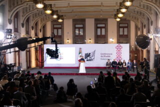 Claudia Sheinbaum durante una Conferencia del Pueblo en Ciudad de México