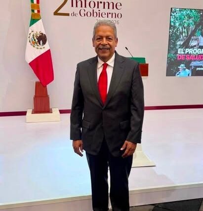 Tereso Medina durante el Segundo Informe de Gobierno en Palacio Nacional